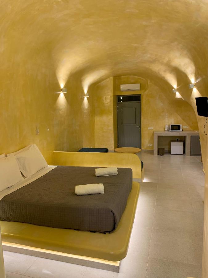 M Residence Santorini Conelia Cave Fira  Eksteriør billede